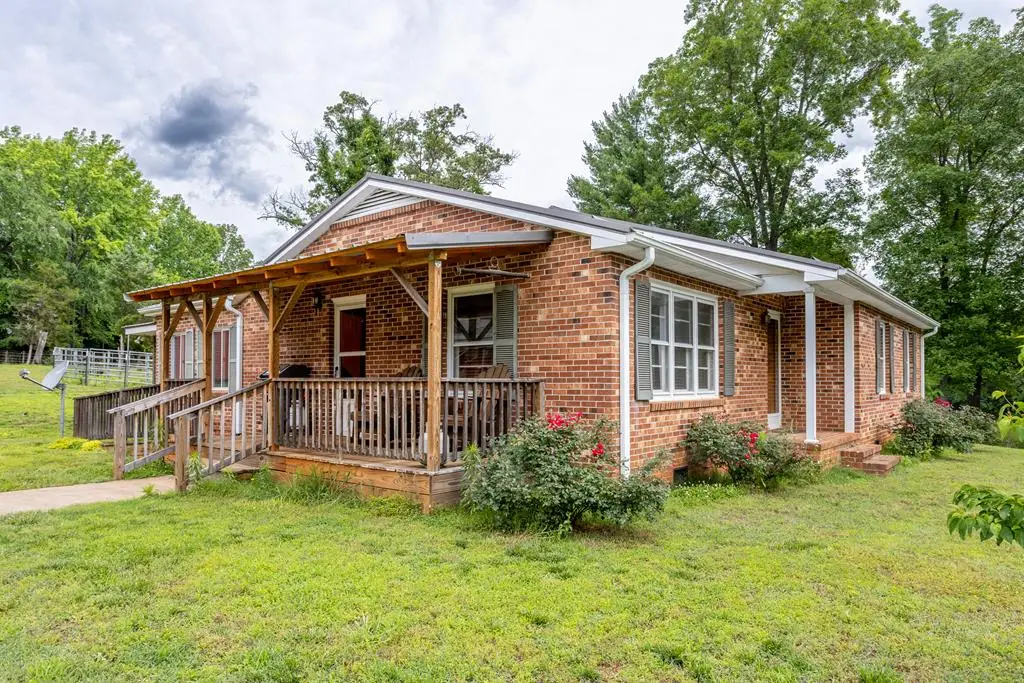 11393 Skipwith Road, Chase City, VA 23924 - Image #1