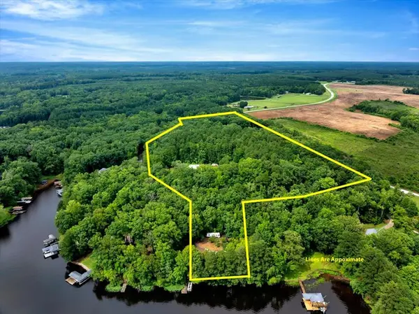 288 Lucky Lane, Bracey, VA 23919