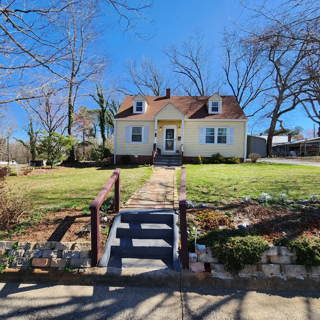 715 Grove Avenue, Chase City, VA 23924 - Image #1