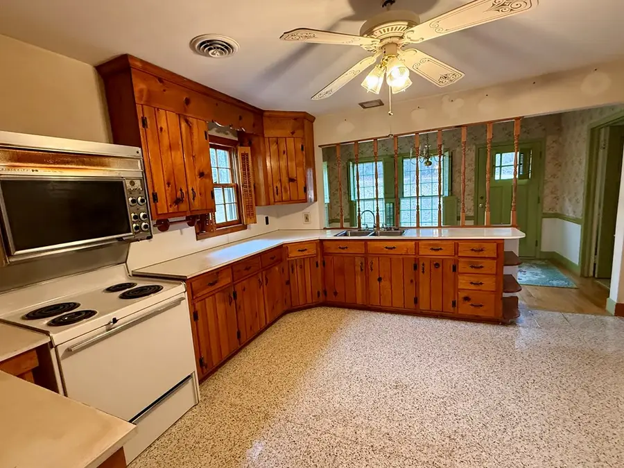 1242 Lp Bailey Memorial Hwy, Halifax, VA 24558 - Image #2