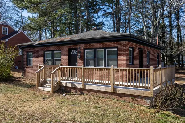 302 Hutcheson Avenue, Chase City, VA 23924