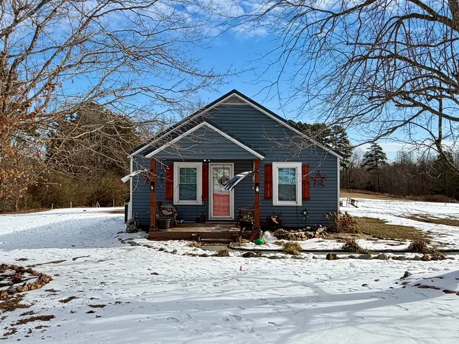 812 E Sycamore Street, Chase City, VA 23924 - #2