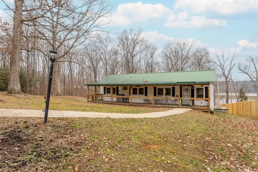 623 Holly Hill Drive, Buffalo Junction, VA 24529 - #2