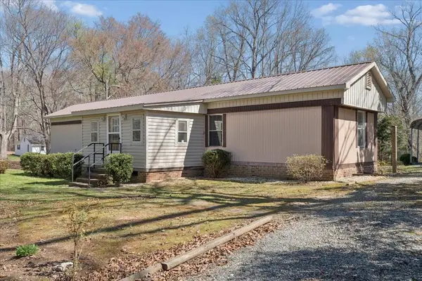 1053 Whitt Loop, Alton, VA 24520
