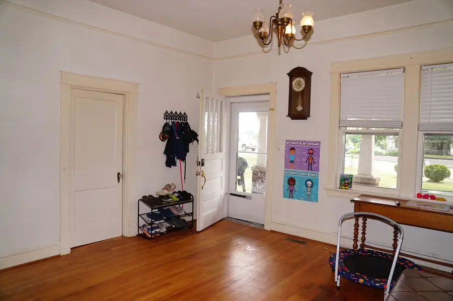 704 Lynchburg Avenue, Brookneal, VA 24528 - #3
