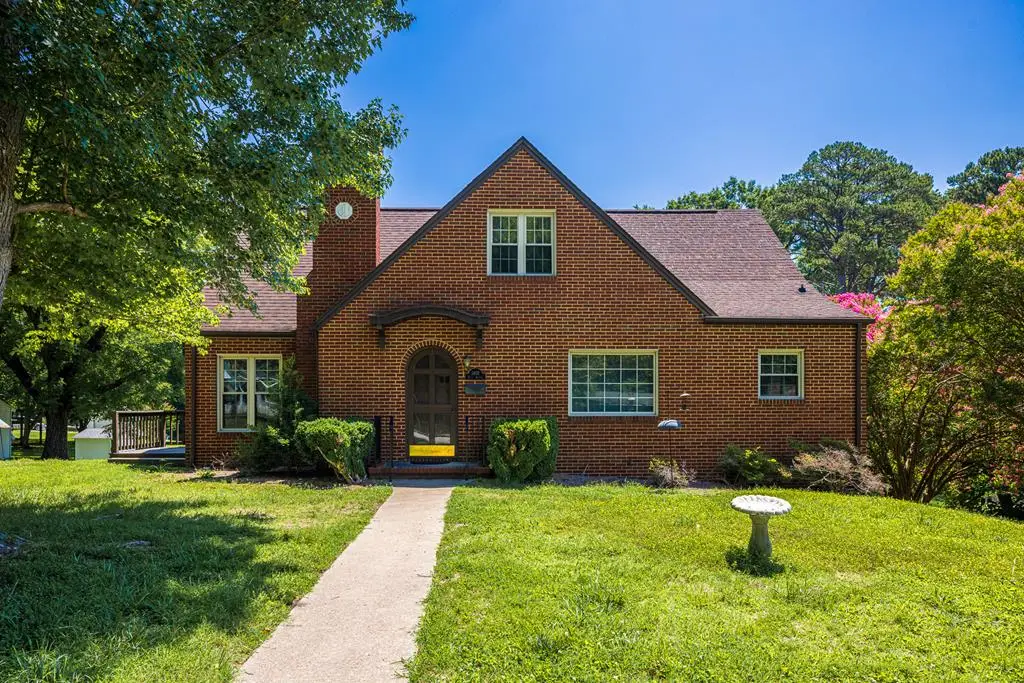 1403 South Avenue, South Boston, VA 24592 - #1