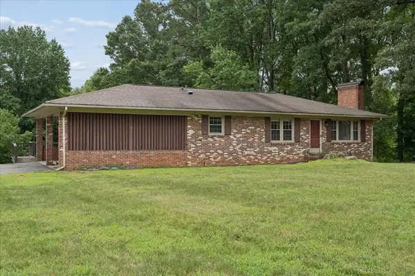1044 Highland Hills Drive, Halifax, VA 24558