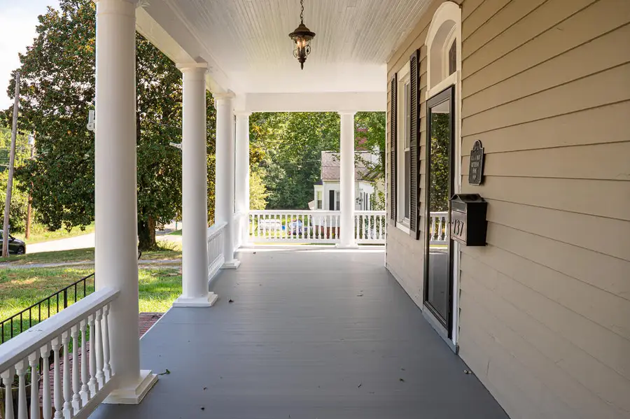137 W Academy Lane, Chase City, VA 23924 - #3