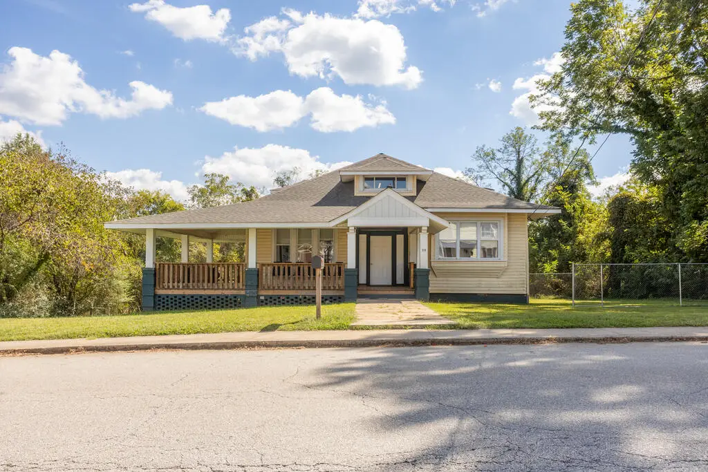 111 W Sycamore Street, Chase City, VA 23924 - #1