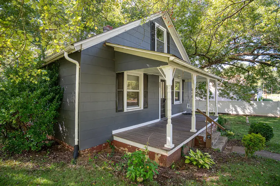 805 W 2nd Street, Chase City, VA 23924 - #2