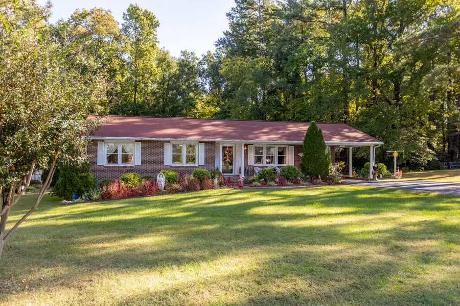 2540 Jefferson Avenue, Victoria, VA 23974 - #2