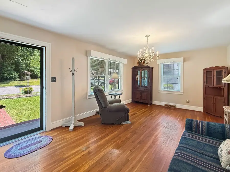 515 W High Street, South Hill, VA 23970 - #3