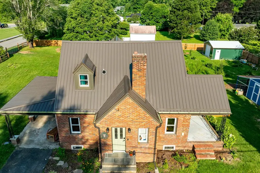 461 Shady Ave, Damascus, VA 24236 - Image #3