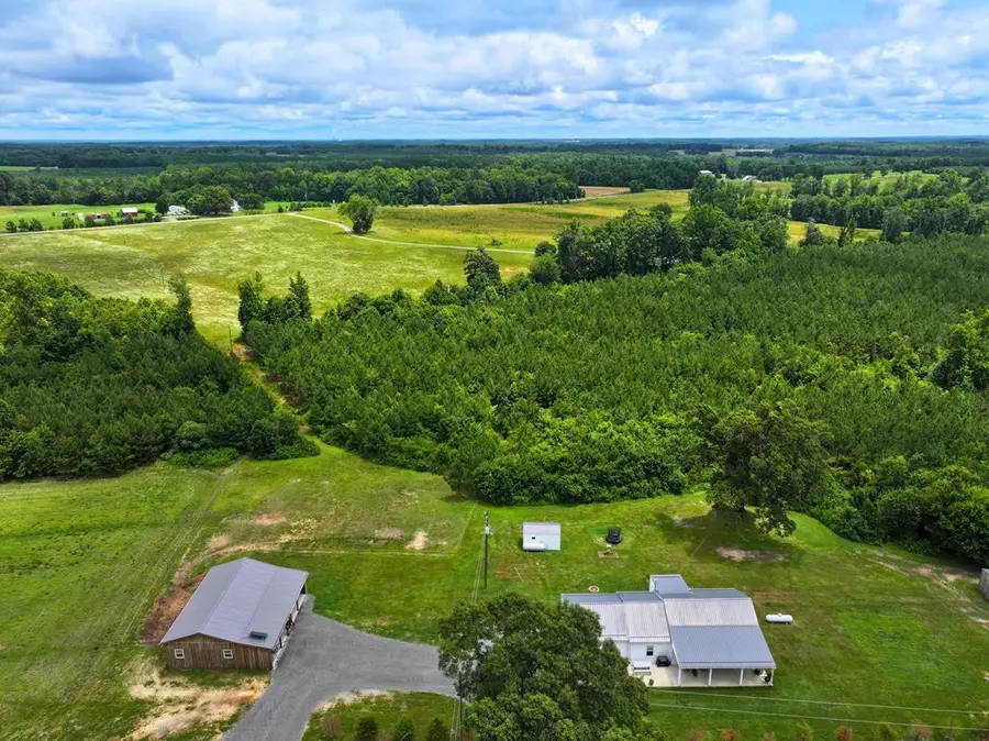 1085 Hunters Trail, Nathalie, VA 24577 - Image #2