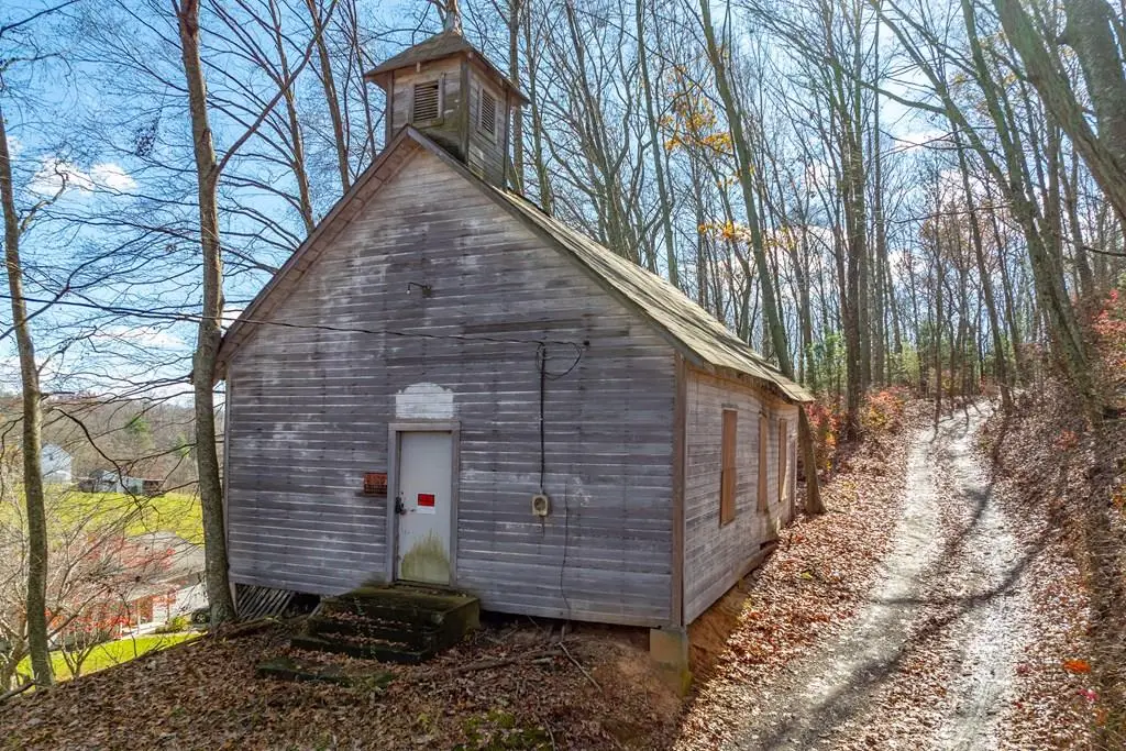 25 Sawmill Holler Rd, Hillsville, VA 24343 - Image #1