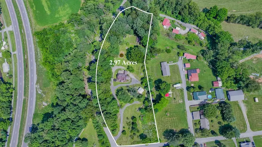 31232 Hollyfield Road, Damascus, VA 24236 - Image #2