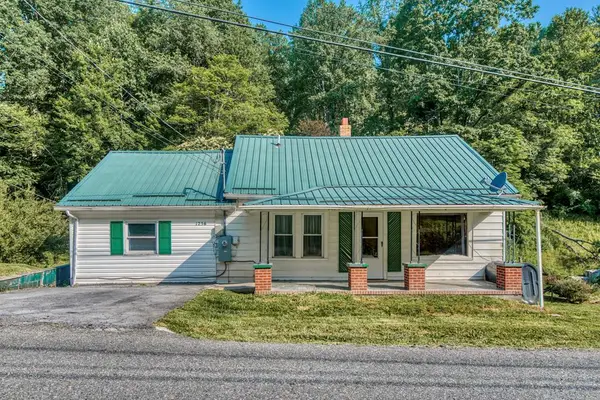 1256 Scratch Gravel, Marion, VA 24354