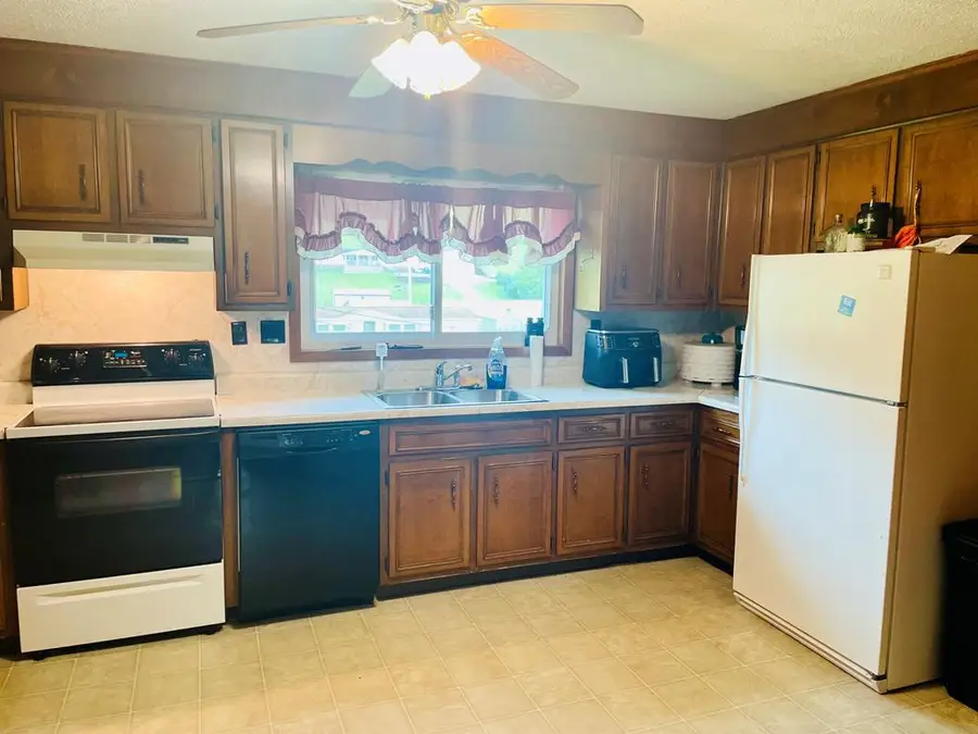 7088 7088 Baptist Valley RD, North Tazewell, VA 24630 - Image #2