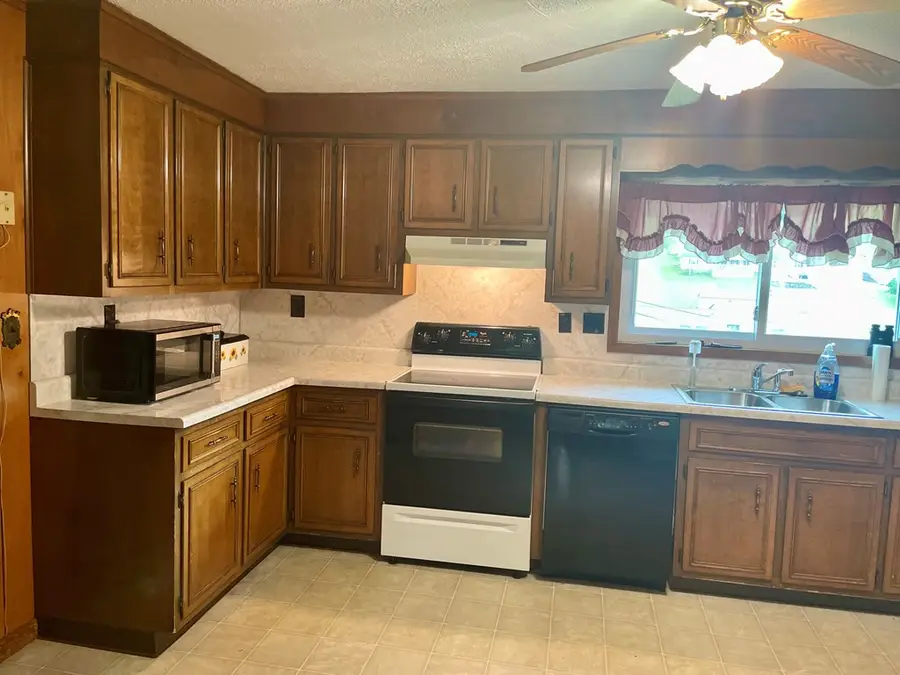 7088 7088 Baptist Valley RD, North Tazewell, VA 24630 - Image #3