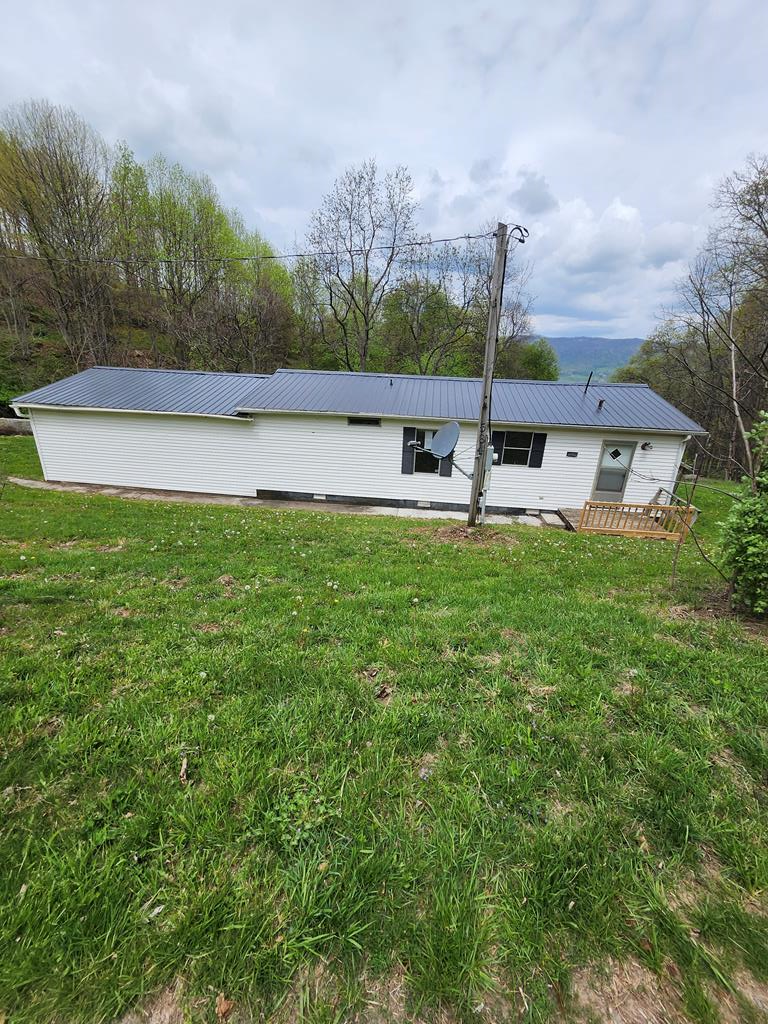 584 Mountain Spur Dr, Cedar Bluff, VA 24609 - Image #1