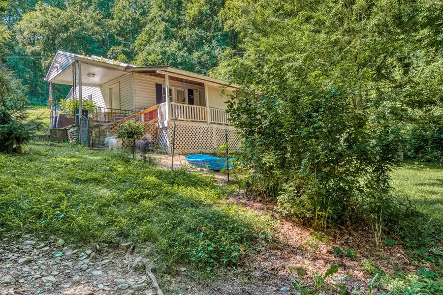 33974 Orchard Hill Rd, Damascus, VA 24236 - Image #2