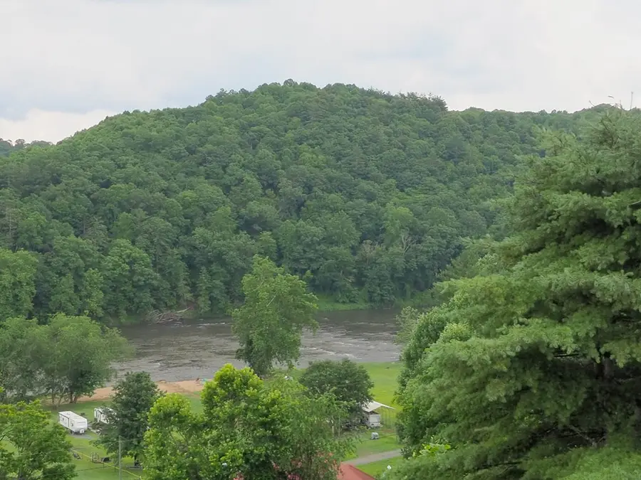 4723 Pleasant Grove Rd., Independence, VA 24348 - Image #3