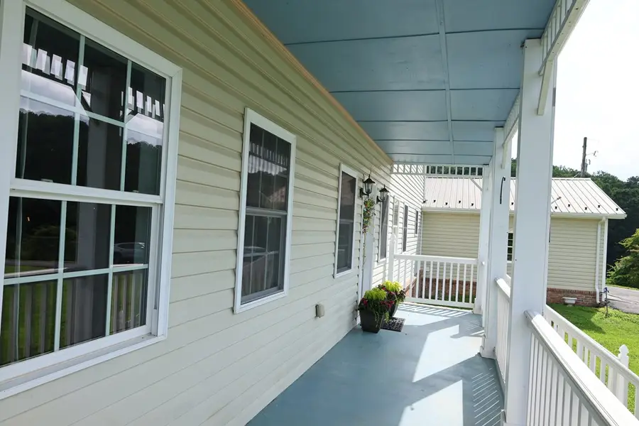 353 Old Prater Road, Marion, VA 24354 - Image #3