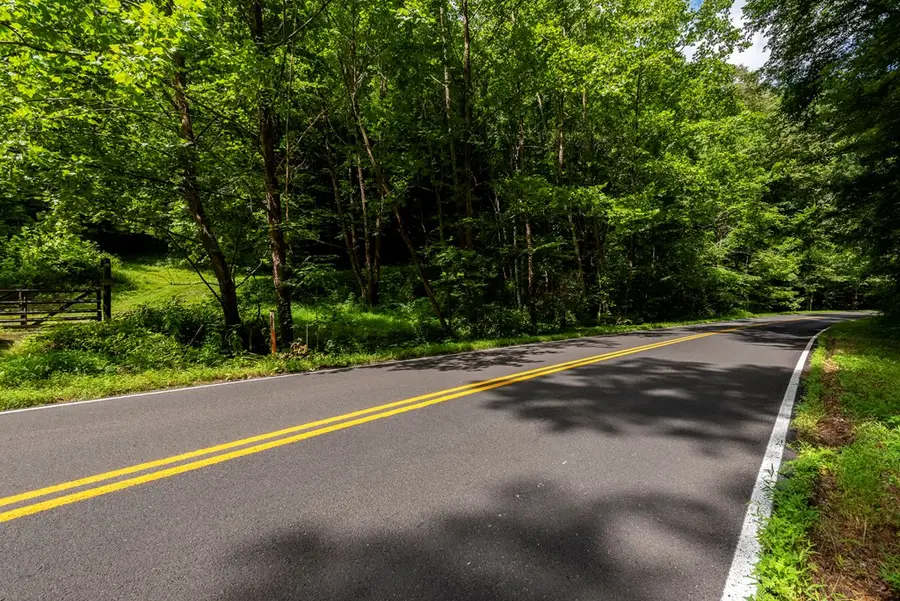 16940 Nordyke Road, Bristol, VA 24202 - Image #2