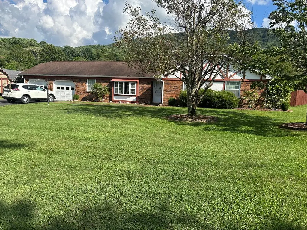 135 Adams St, Tazewell, VA 24651 - Image #1