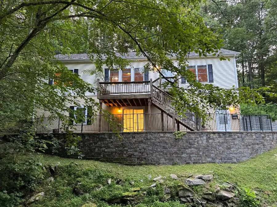 512 Dogwood Dr., Hillsville, VA 24343 - Image #2