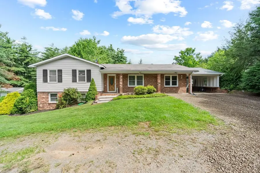 103 Grand Oaks Ln, Independence, VA 24348 - Image #3