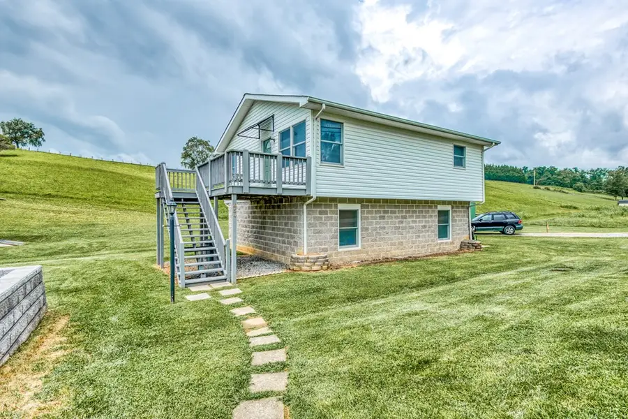 454 Old Airport Rd, Chilhowie, VA 24319 - Image #3