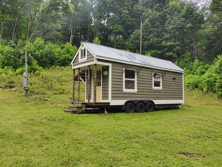 1570 Shop Hollow Rd, Northern, VA 24639 - Image #2