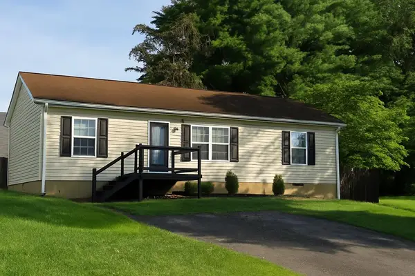 231 Allen Ave, Radford, VA 24141