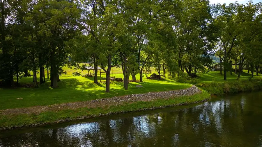 2161 River Bend Rd, Mouth Of Wilson, VA 24363 - Image #2