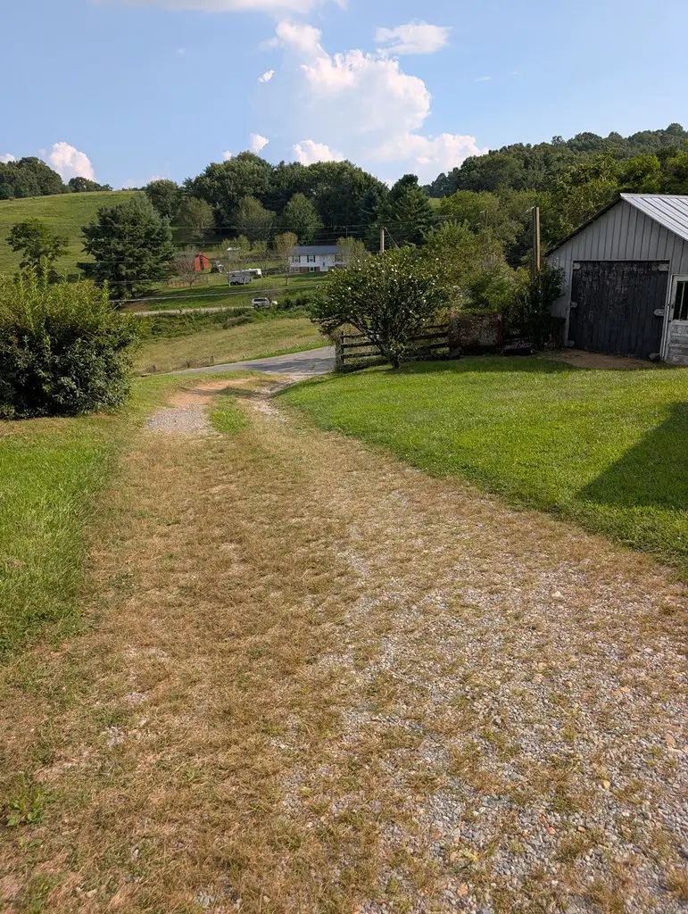 1849 Stroupe Mountain Rd, Wytheville, VA 24382 - Image #3