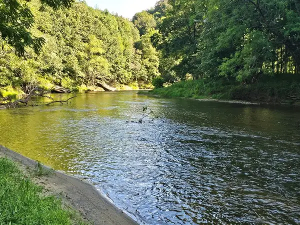 409 River Place ln, Galax, VA 24333