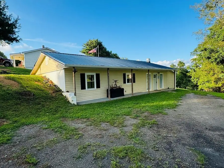 595 Hardscuffle Road, Hillsville, VA 24343 - Image #2