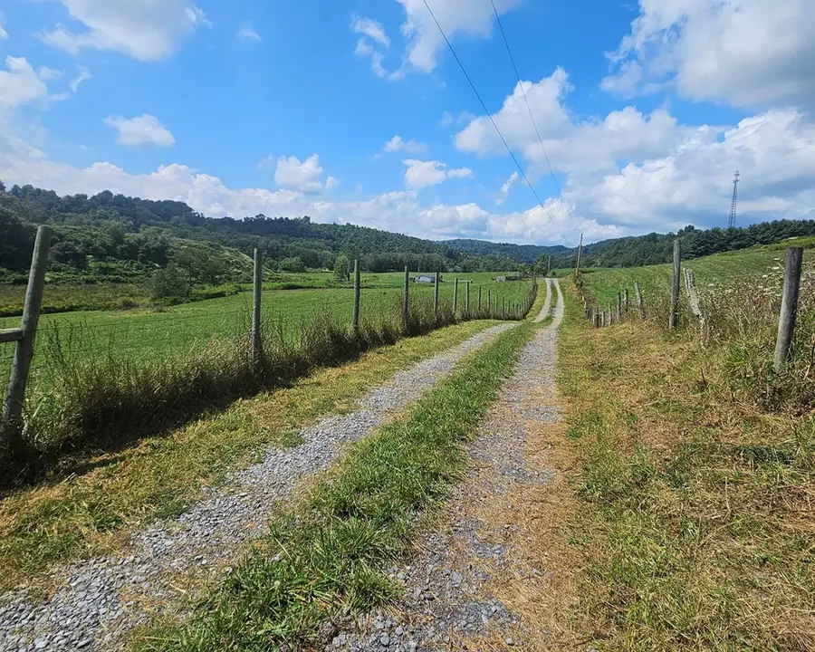 1133 Peery Addition Road, Tazewell, VA 24651 - Image #2
