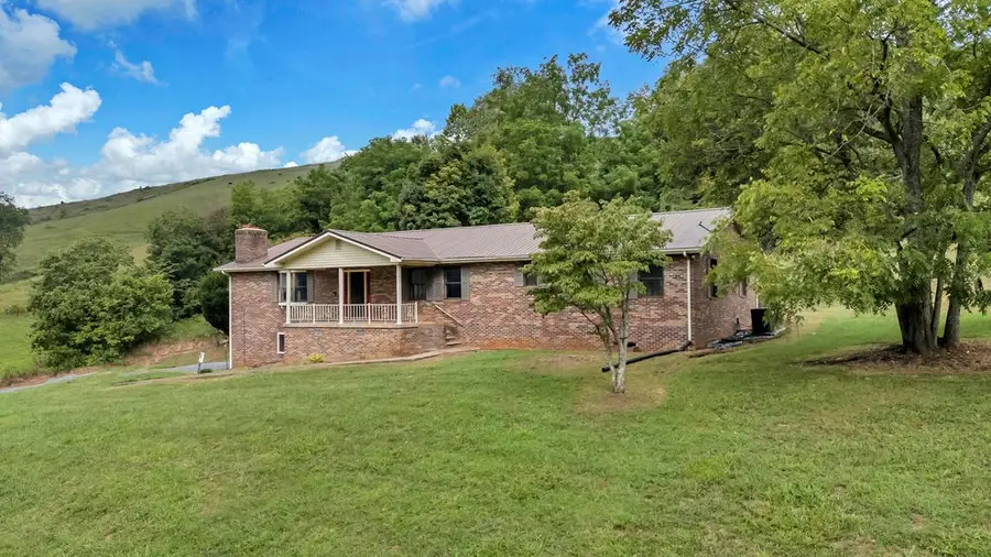 6931 Moccasin Valley Rd, Lebanon, VA 24266 - Image #3