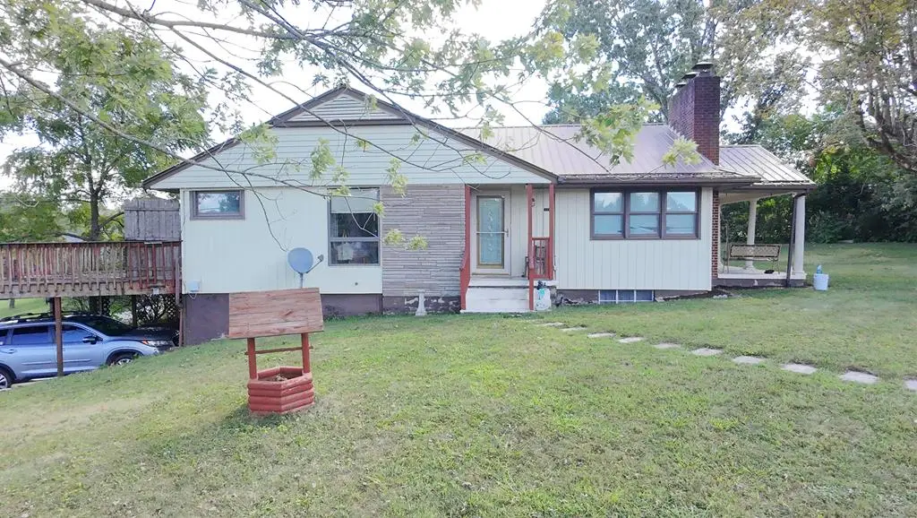 223 Golfview Drive, Marion, VA 24354 - Image #1