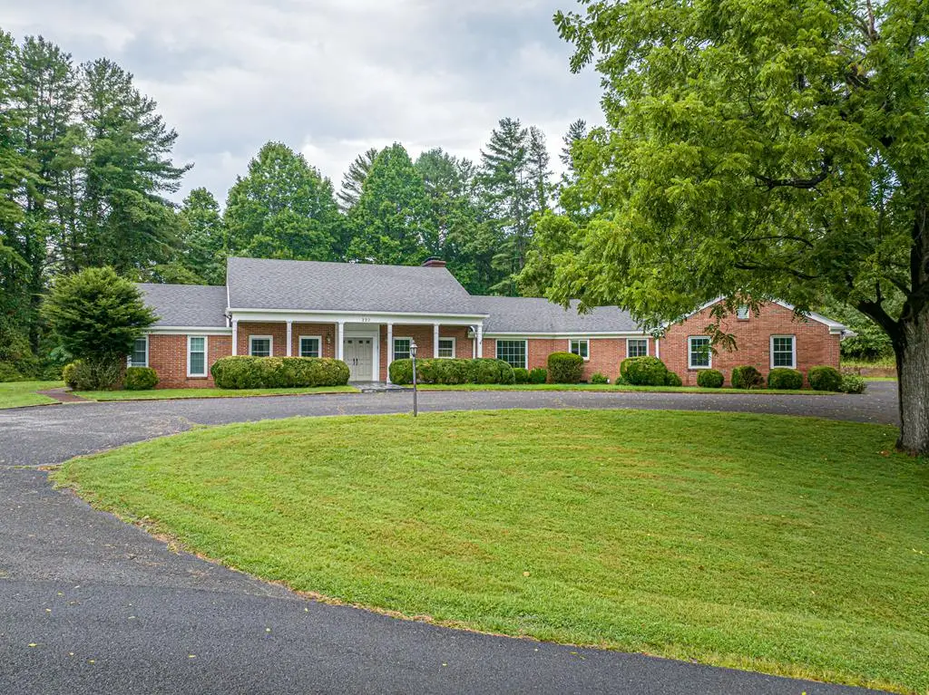 220 McGuire Ln, Cedar Bluff, VA 24609 - Image #1