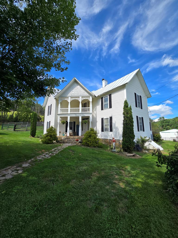 54 Hillandale Lane, Elk Creek, VA 24326