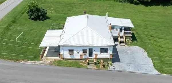 136 Highland Avenue, Glade Spring, VA 24340