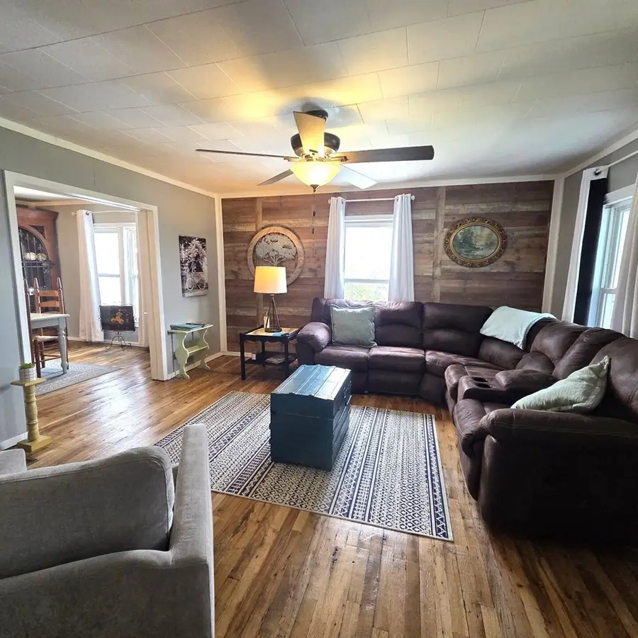 136 Highland Avenue, Glade Spring, VA 24340 - #3