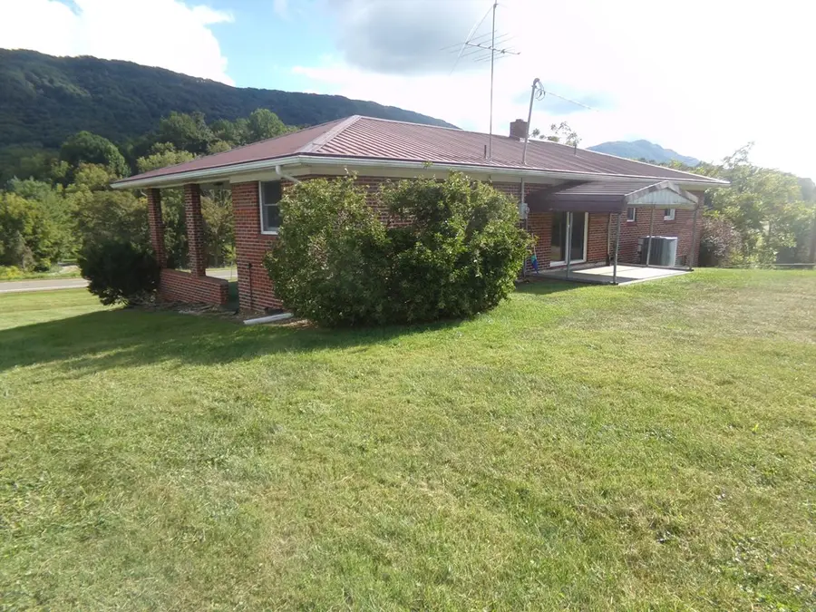 18537 Governor G C Peery Hwy, Pounding Mill, VA 24637 - Image #3