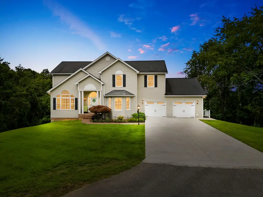 2285 Lubna Dr, Christiansburg, VA 24073 - Image #2