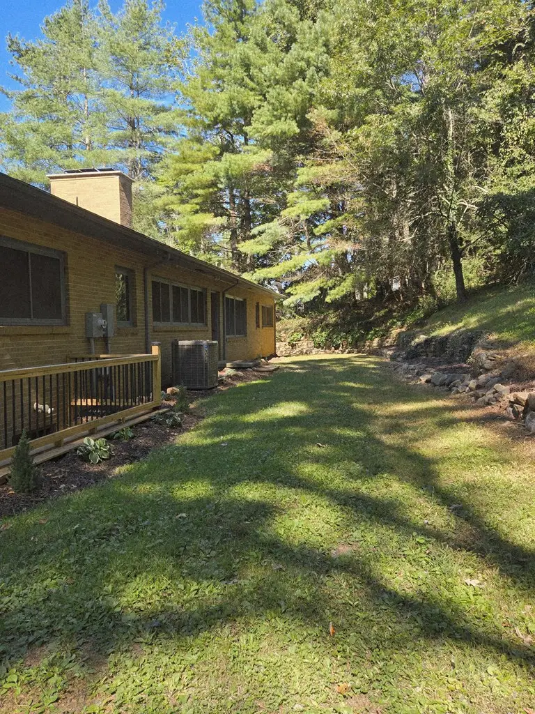 327 Fairview Rd, Galax, VA 24333 - Image #2