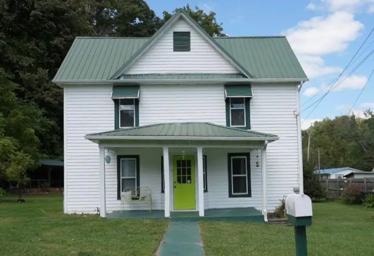 533 DOCIE ST, Damascus, VA 24236-1110 - Image #1