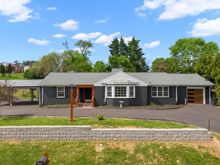 104 Oaklawn Ave, Galax, VA 24333 - Image #2